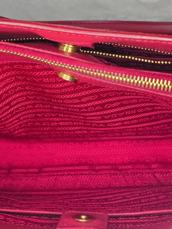 Prada Galleria Lux red Saffiano - Picture 14 of 16